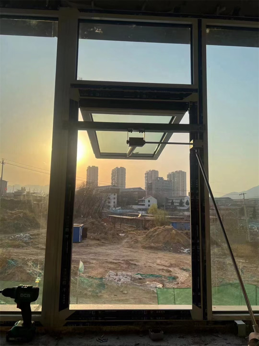 手摇螺杆开窗器